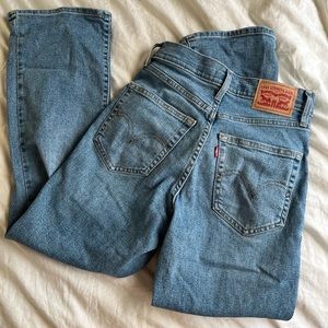 Levi High Waisted Crop Flare Jeans Medium Wash